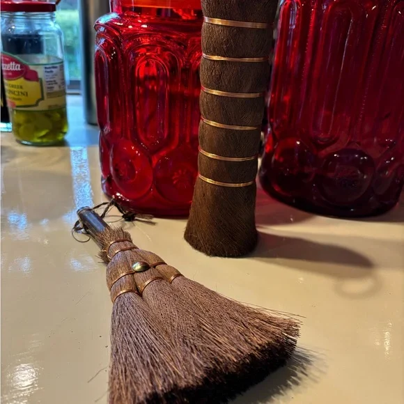 Organic Copper Banded Black Bamboo & Coconut Palm Fibre Broom Set - Picture 4 of 4